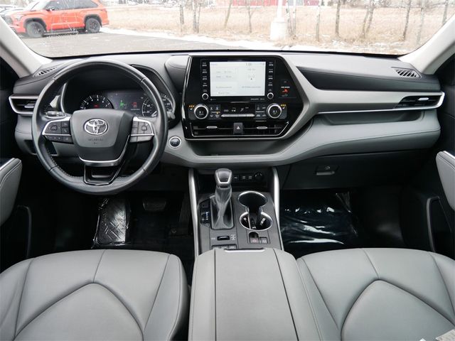 2021 Toyota Highlander XLE