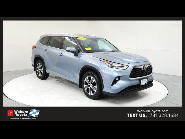 Used 2021 Toyota Highlander XLE For Sale in Woburn, MA | Capital One ...