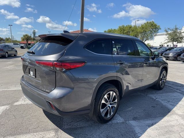 2021 Toyota Highlander XLE