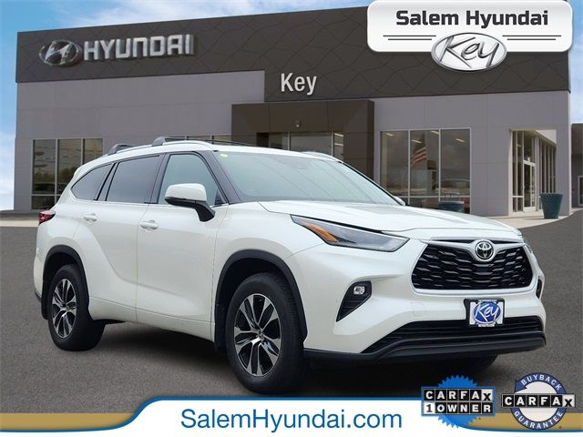 Used 2021 Toyota Highlander XLE For Sale in Salem, NH | Capital One ...