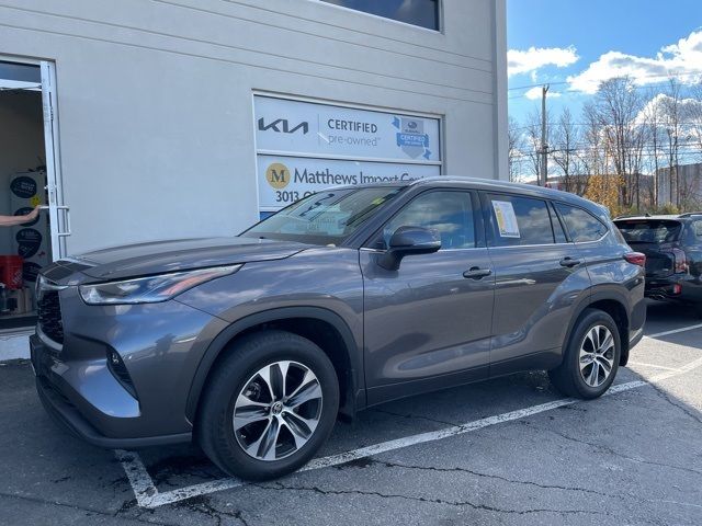 2021 Toyota Highlander XLE