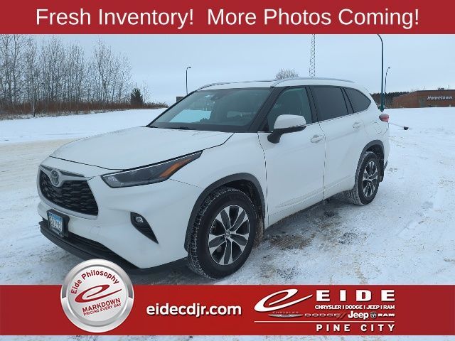 Used 2021 Toyota Highlander XLE For Sale in Pine City, MN | Capital One ...