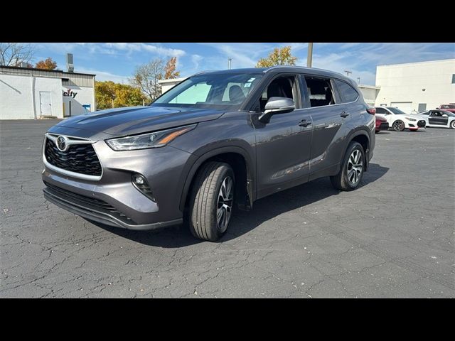 2021 Toyota Highlander XLE