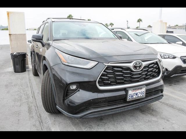 2021 Toyota Highlander XLE