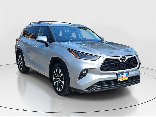 2021 Toyota Highlander XLE