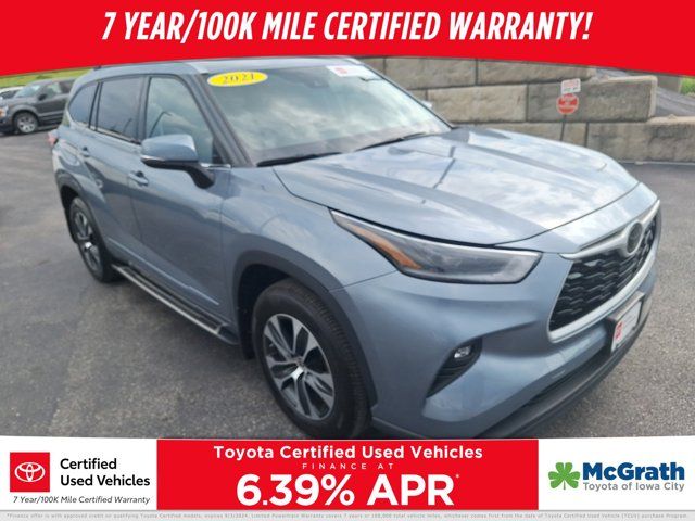 Used 2021 Toyota Highlander XLE For Sale in Iowa City, IA | Capital One ...