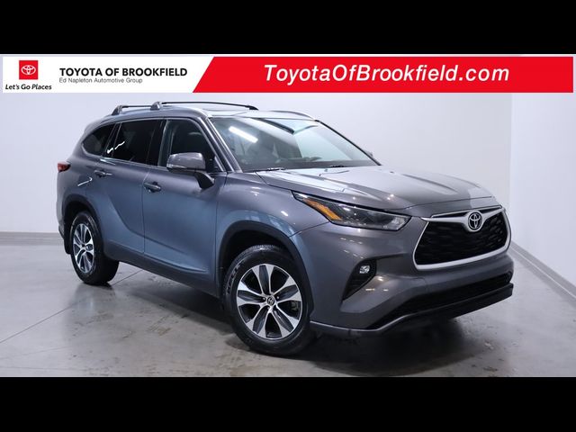 2021 Toyota Highlander XLE