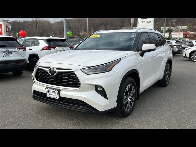 2021 Toyota Highlander XLE