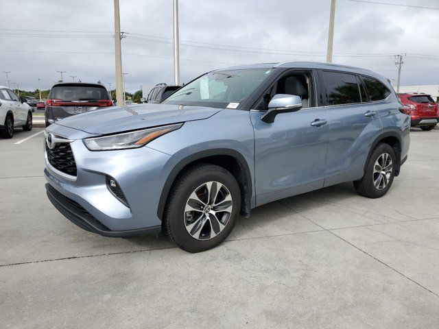 2021 Toyota Highlander XLE