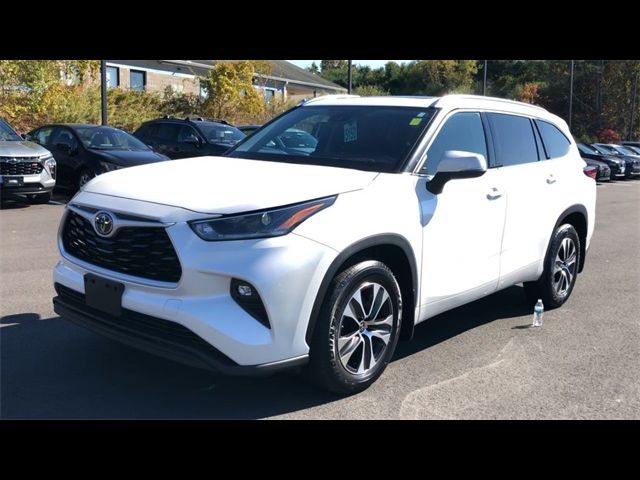 2021 Toyota Highlander XLE