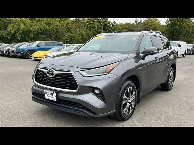 2021 Toyota Highlander XLE