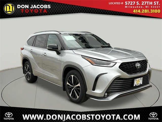 Used Toyota Highlander For Sale in Milwaukee, WI | Auto Navigator