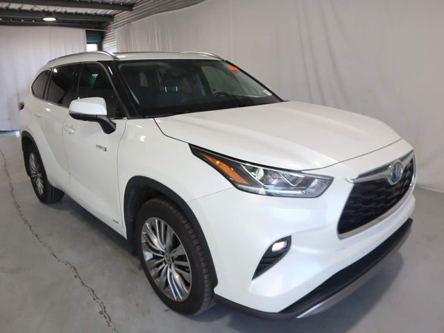 2021 Toyota Highlander Hybrid Platinum