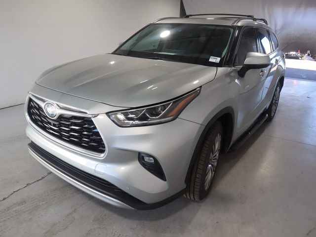 2021 Toyota Highlander Hybrid Platinum