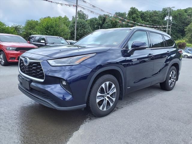 2021 Toyota Highlander Hybrid XLE