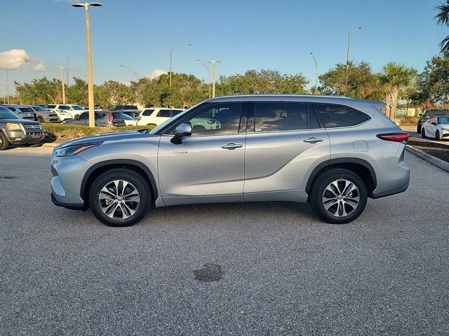 2021 Toyota Highlander Hybrid XLE