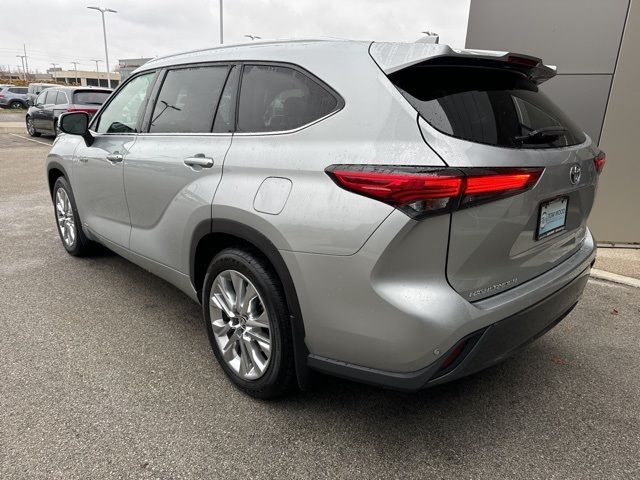 2021 Toyota Highlander Hybrid Platinum