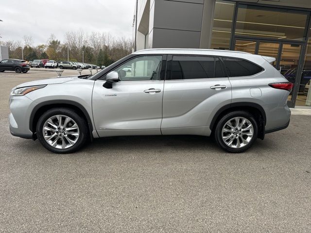 2021 Toyota Highlander Hybrid Platinum