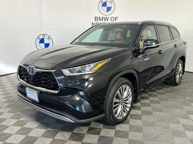 2021 Toyota Highlander Hybrid Platinum