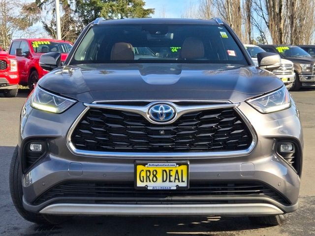 2021 Toyota Highlander Hybrid Platinum