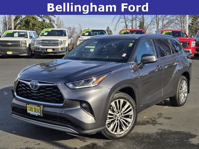 2021 Toyota Highlander Hybrid Platinum