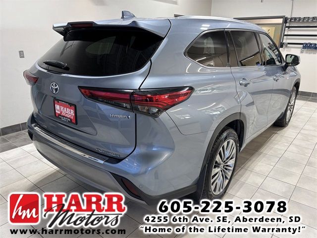 2021 Toyota Highlander Hybrid Platinum