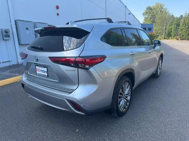 2021 Toyota Highlander Hybrid Platinum