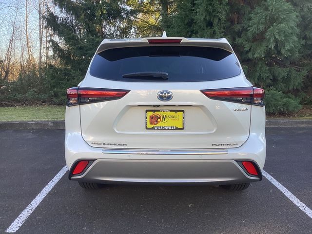 2021 Toyota Highlander Hybrid Platinum