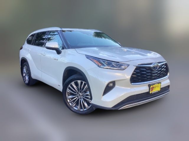 2021 Toyota Highlander Hybrid Platinum