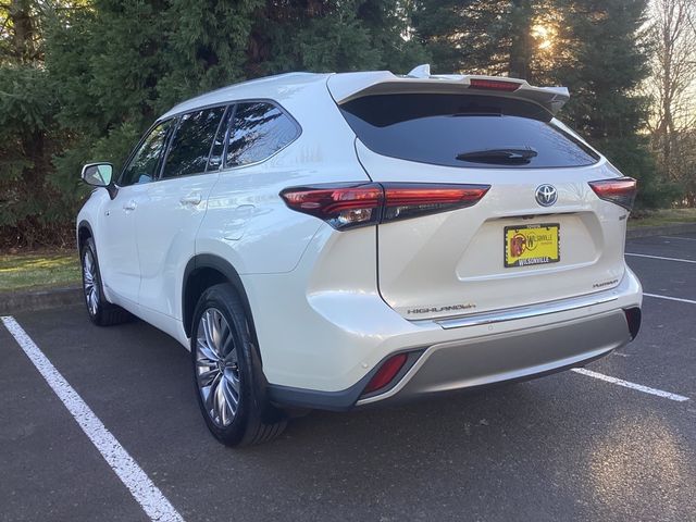 2021 Toyota Highlander Hybrid Platinum