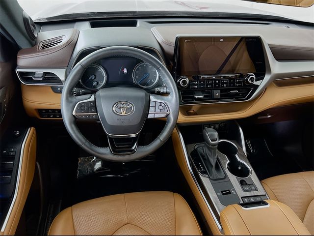 2021 Toyota Highlander Hybrid Platinum