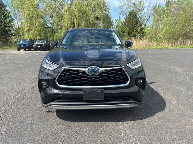 2021 Toyota Highlander Hybrid Platinum