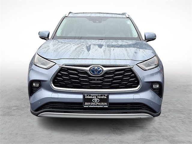 2021 Toyota Highlander Hybrid Platinum