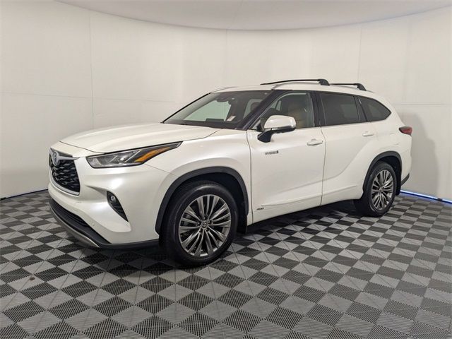 2021 Toyota Highlander Hybrid Platinum