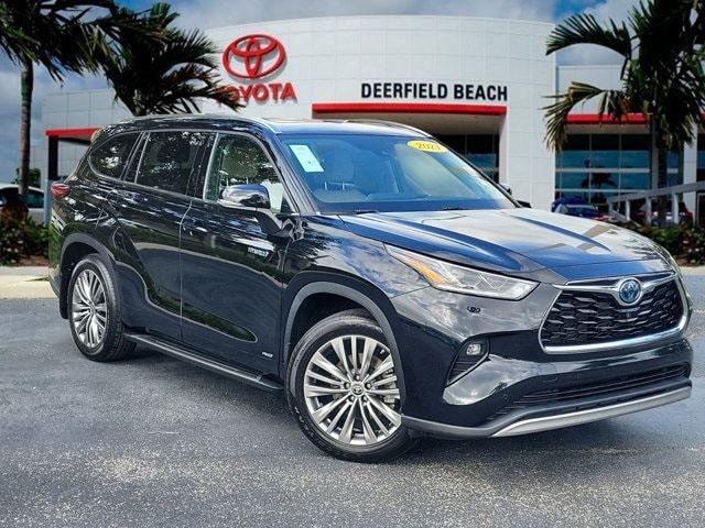 2021 Toyota Highlander Hybrid Platinum