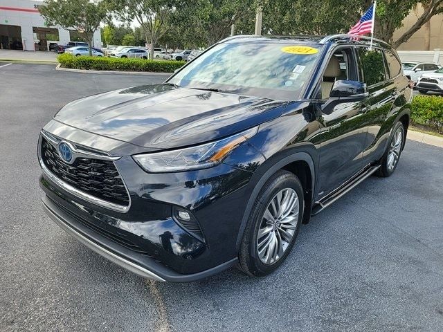 2021 Toyota Highlander Hybrid Platinum