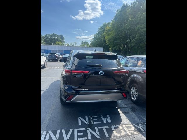 2021 Toyota Highlander Hybrid Platinum