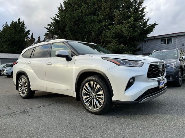 2021 Toyota Highlander Hybrid Platinum