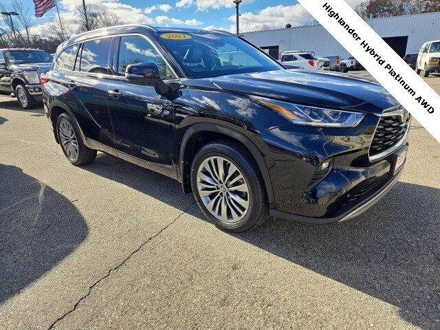 2021 Toyota Highlander Hybrid Platinum