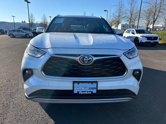 2021 Toyota Highlander Hybrid Platinum