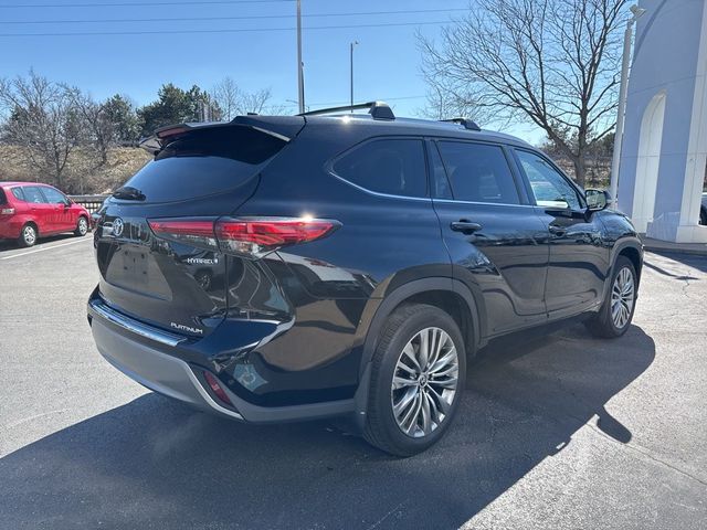 2021 Toyota Highlander Hybrid Platinum