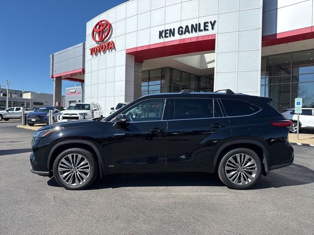 2021 Toyota Highlander Hybrid Platinum