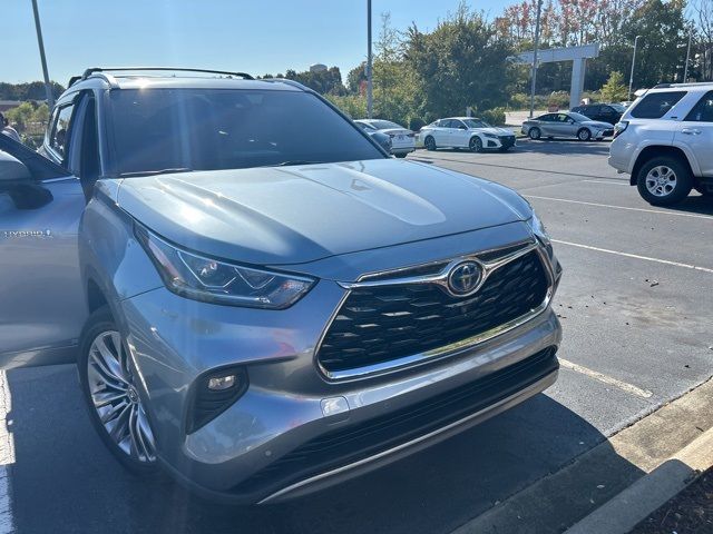 2021 Toyota Highlander Hybrid Platinum