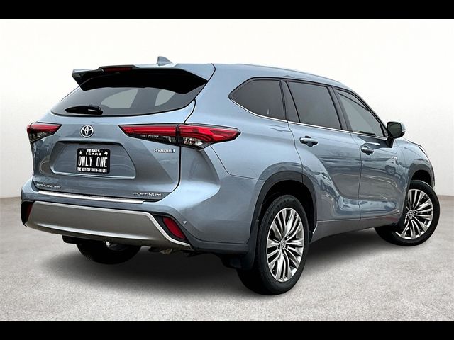 2021 Toyota Highlander Hybrid Platinum