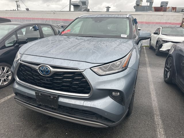 2021 Toyota Highlander Hybrid Platinum