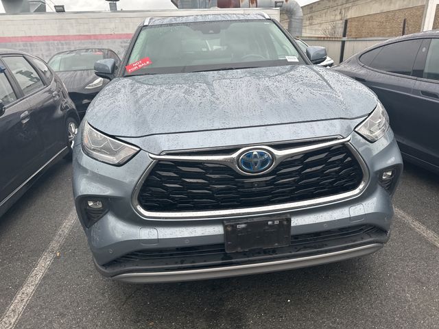 2021 Toyota Highlander Hybrid Platinum