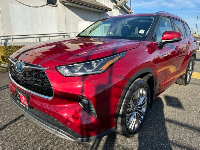 2021 Toyota Highlander Hybrid Platinum