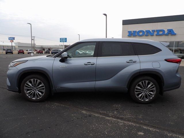 2021 Toyota Highlander Hybrid Platinum
