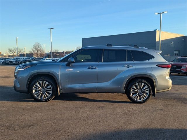 2021 Toyota Highlander Hybrid Platinum