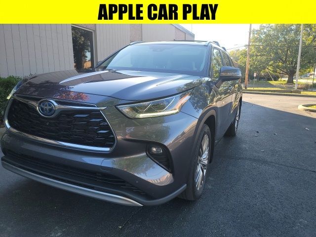 2021 Toyota Highlander Hybrid Platinum